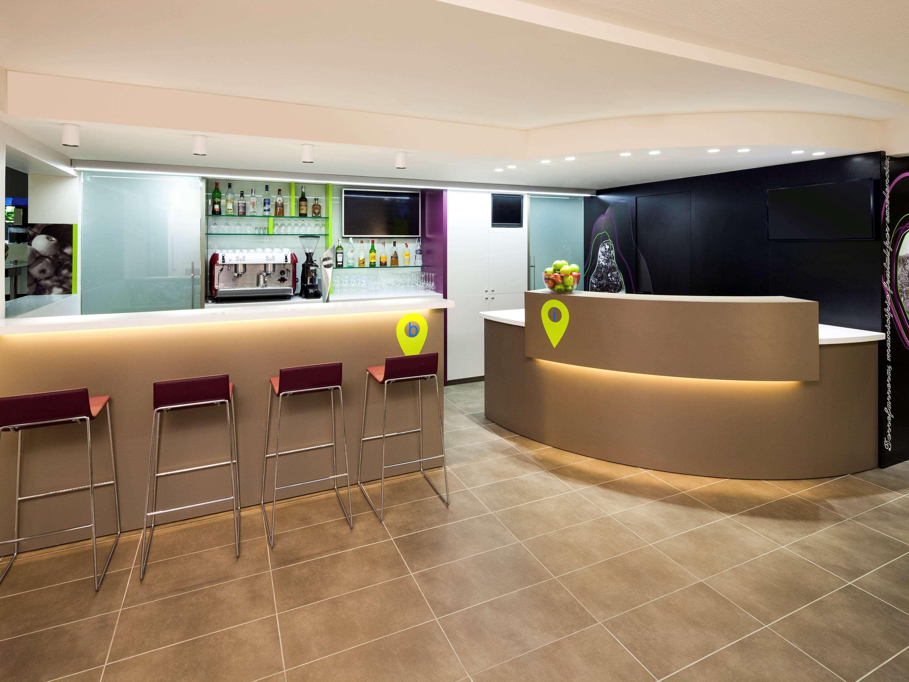 Hotel Ibis Styles Lleida Torrefarrera エクステリア 写真