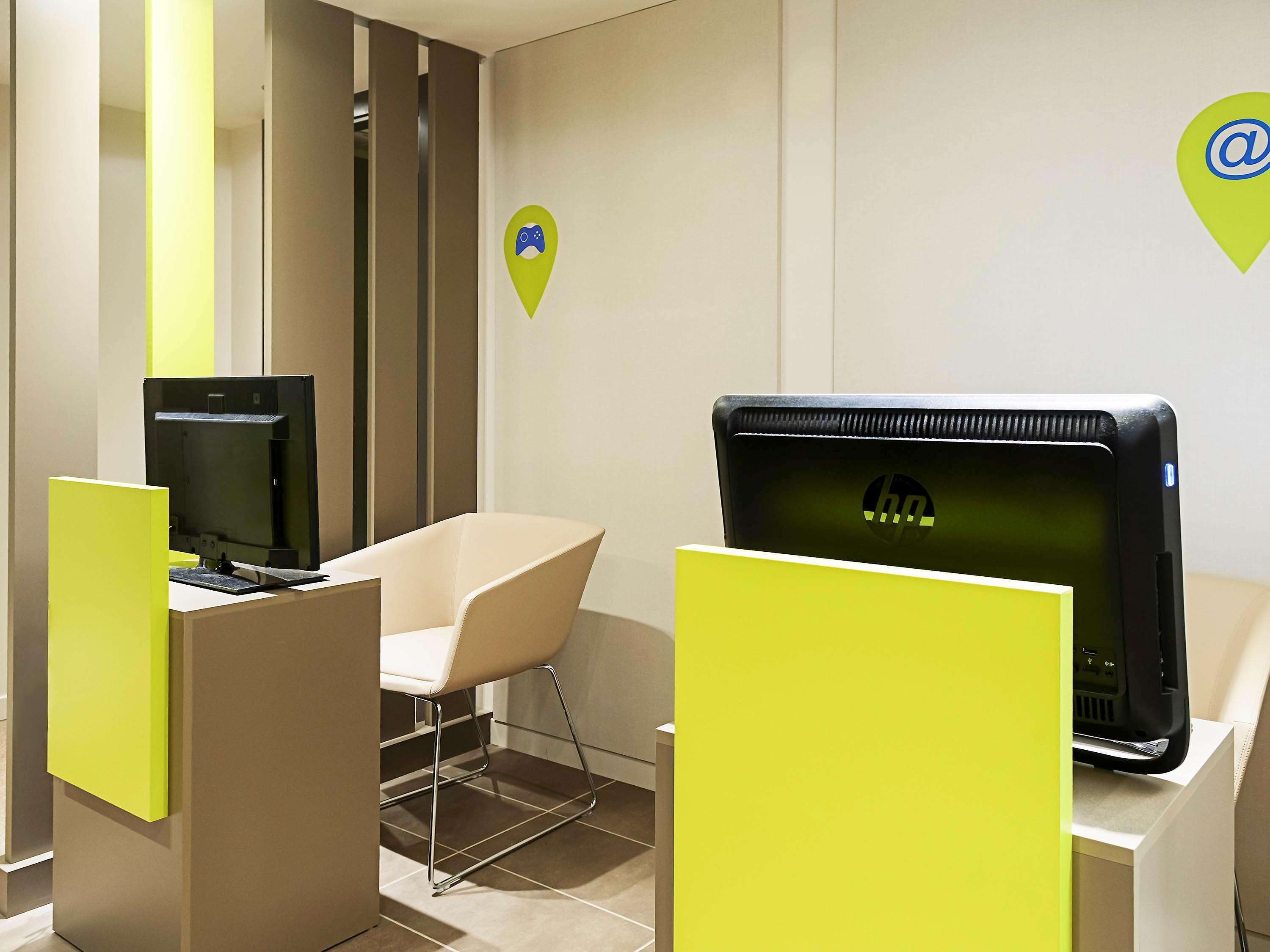 Hotel Ibis Styles Lleida Torrefarrera エクステリア 写真