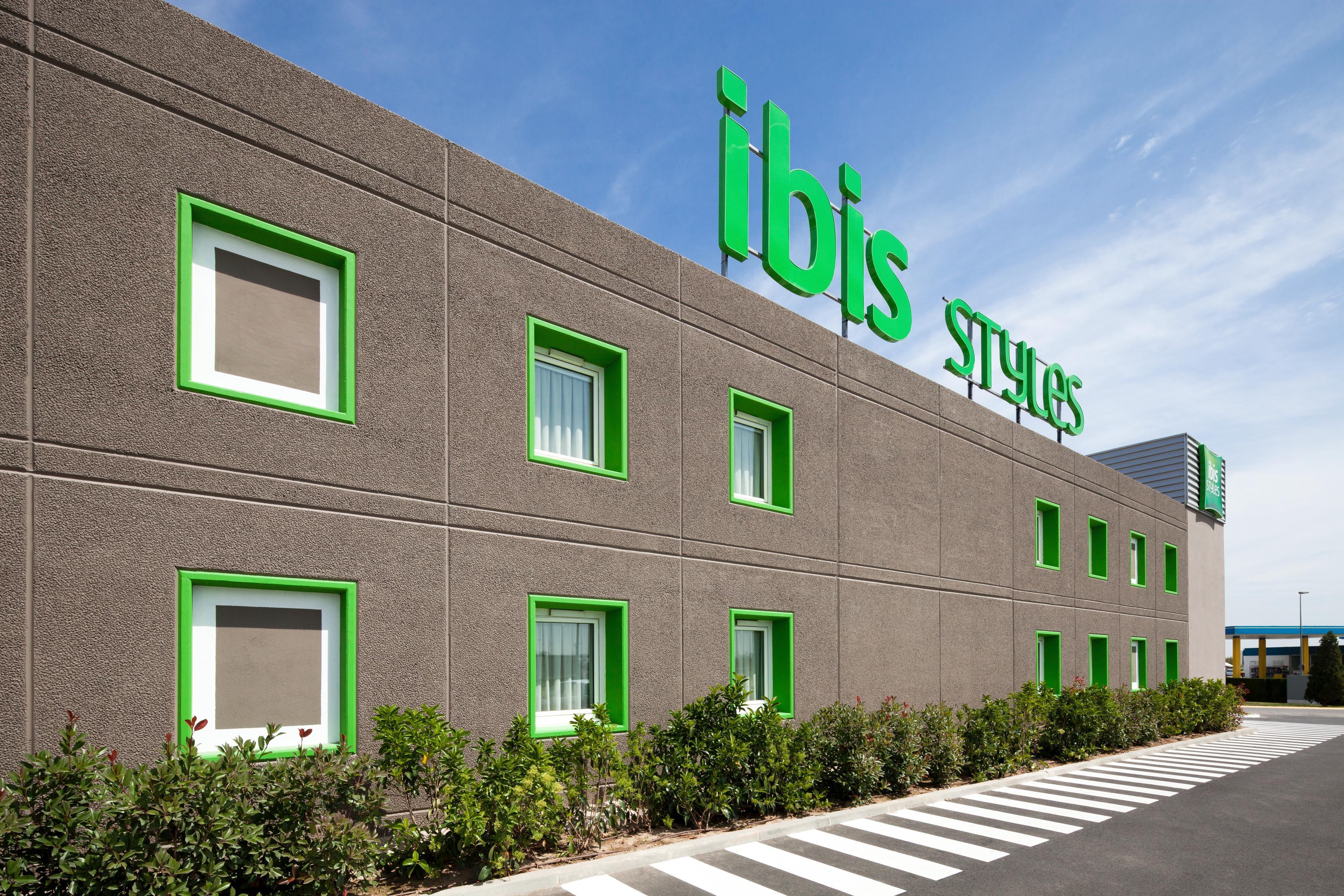 Hotel Ibis Styles Lleida Torrefarrera エクステリア 写真