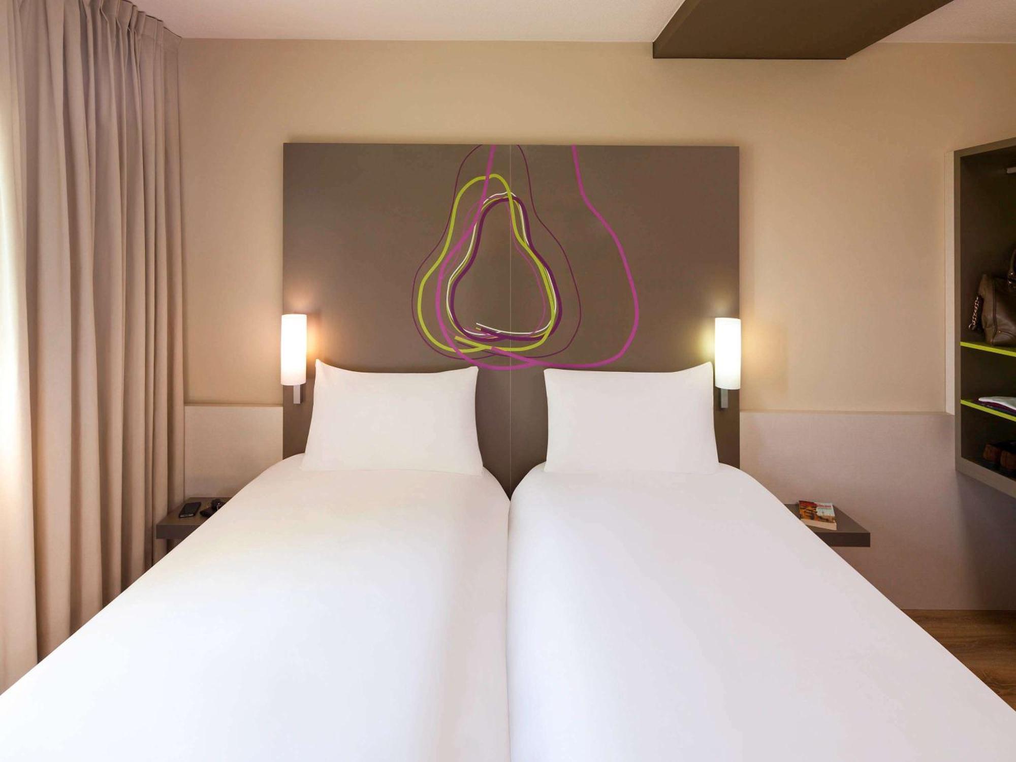 Hotel Ibis Styles Lleida Torrefarrera エクステリア 写真