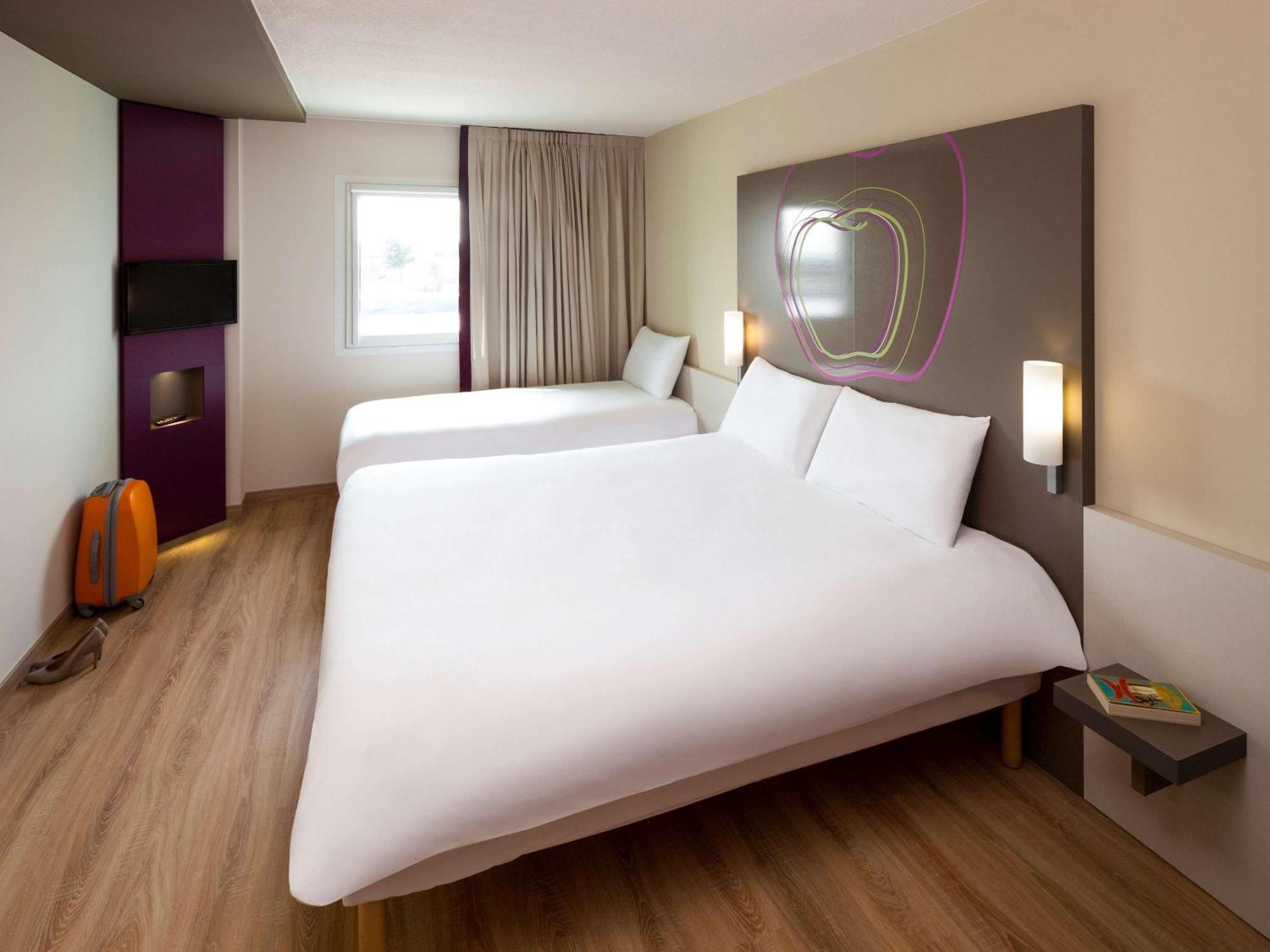 Hotel Ibis Styles Lleida Torrefarrera エクステリア 写真